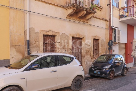 Foto Casa indipendente in Via Bixio, Noto Centro di 60 m² con 1 locali