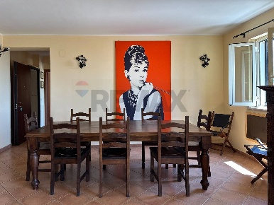 Foto Appartamento in via grotte, Furci Siculo di 123 m² con 5 locali