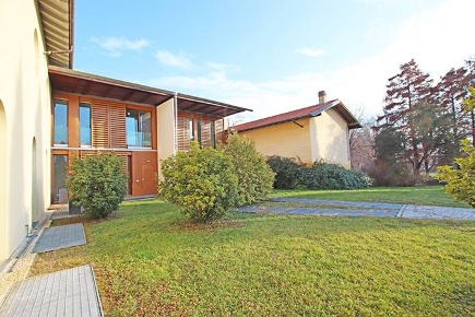 Foto Villa a schiera in via Marzanica, Bergamo Redona di 264 m² in vendita