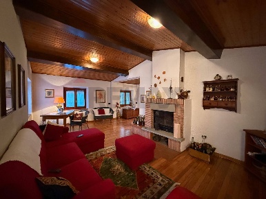 Foto Case semi ndipendenti a Coreglia Antelminelli di 148 m² con 7 locali