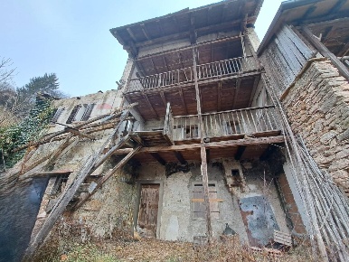 Foto Case semi ndipendenti in Via Resenterra, Lamon Centro di 197 m²