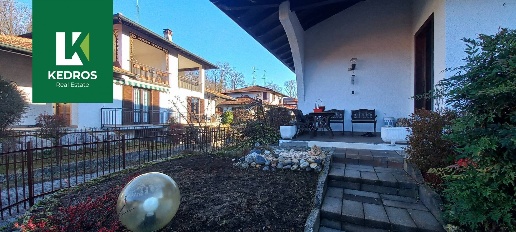 Foto Case semi ndipendenti in Via Mazzini, Mornago Crugnola di 160 m²