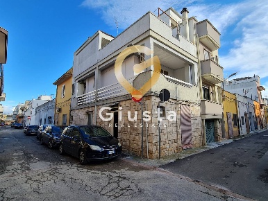 Foto Casa indipendente in via pagliara, Latiano di 105 m² con 4 locali