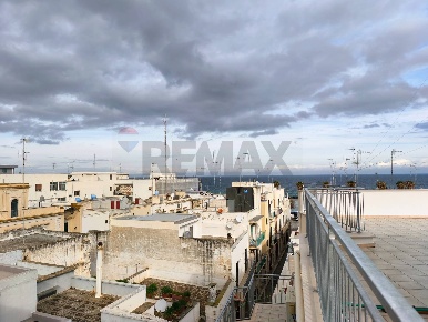 Foto Appartamento in Via Carlo Goldoni, Mola di Bari Centro di 106 m²