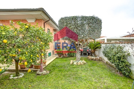 Foto Villa unifamiliare in Via Assisi, Ardea Nuova Florida di 90 m²