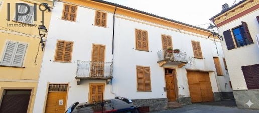 Foto Case semi ndipendenti in Piazza Italia, Castel Rocchero di 350 m²