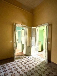 Foto Appartamento a Mantova Centro di 250 m² con 4 locali in vendita