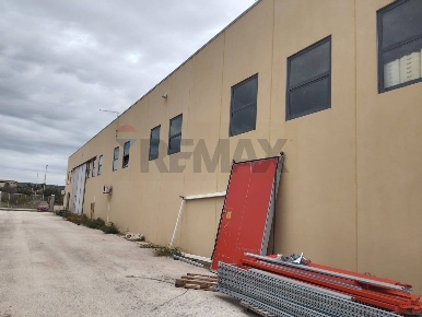 Foto Capannone industriale in Contrada Fargione   Viale del Commercio,