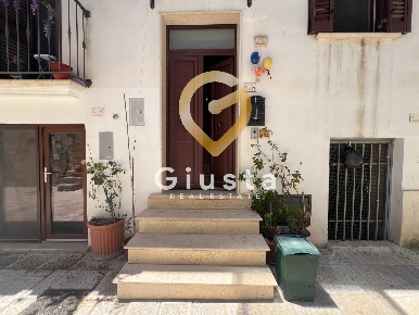 Foto Casa indipendente in Vico dei Crisumma, Mesagne di 103 m² con 3 locali