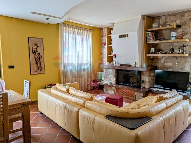Foto Casa indipendente a Pian Camuno Centro di 260 m² con 4 locali