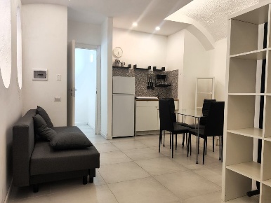 Foto Appartamento in VIA CHIATAMONE, Napoli Santa Lucia di 60 m² in vendita