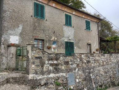 Foto Casa indipendente a Minucciano di 140 m² con 8 locali in vendita