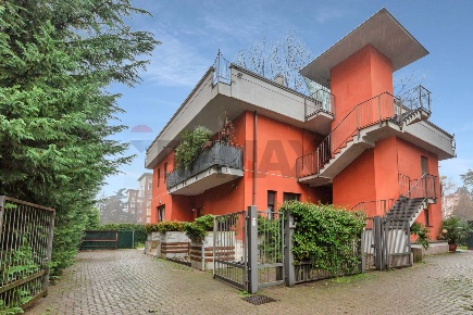 Foto Appartamento in via Primaticcio, Milano Primaticcio di 310 m²