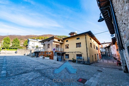 Foto Appartamento in via chiesa, Luzzana di 138 m² con 3 locali in vendita