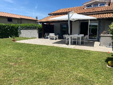 Foto Villa unifamiliare in via Frascati, Rocca di Papa Centro di 230 m²
