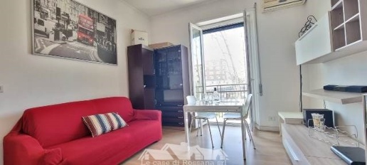 Foto Appartamento in via Val Brembana, Roma Città Giardino di 140 m²