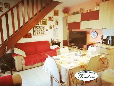 Foto Case semi ndipendenti a Luni Luni Mare di 91 m² con 4 locali