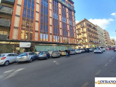 Foto Ufficio a Palermo Politeama - Ruggiero Settimo di 140 m² con 3 locali