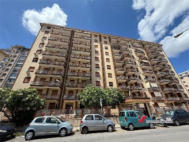Foto Appartamento in Via Ammiraglio Persano, Palermo Montepellegrino