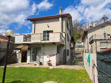 Foto Casa indipendente a Mulazzo Arpiola Pianfurcano di 170 m² con 4 locali