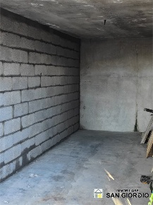 Foto Box in Via Guzzafame, Romentino di 12 m² in vendita