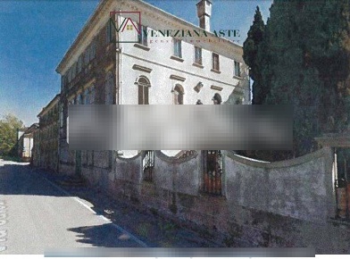 Foto Rustico in Via Camillo Benso Conte di Cavour, Ceggia Centro di 9320 m²