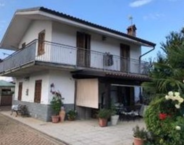 Foto Villa unifamiliare in Frazione Perrero, Barbania Perrero di 212 m²