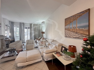 Foto Appartamento in via Delle Rose 32, Bologna Colli Castiglione di 237 m²