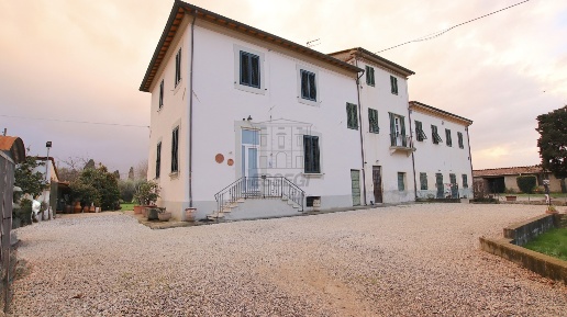 Foto Villa bifamiliare in Via della Santissima Annunziata 531, Lucca