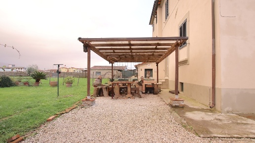 Foto Villa bifamiliare in Via della Santissima Annunziata 531, Lucca