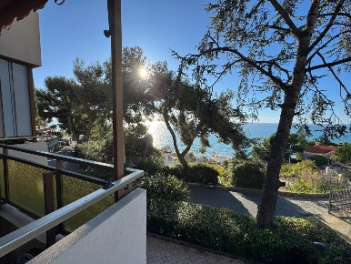 Foto Appartamento in Via Val D'Olivi 277, Sanremo Poggio di 60 m²