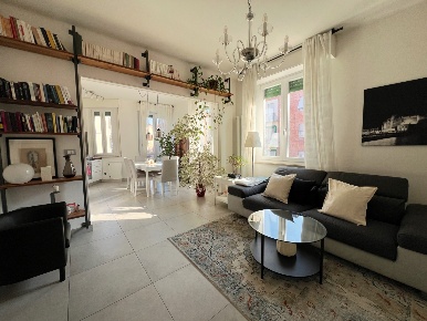 Foto Appartamento in VIA PALESTRO, Reggio nell'Emilia di 97 m² con 4 locali