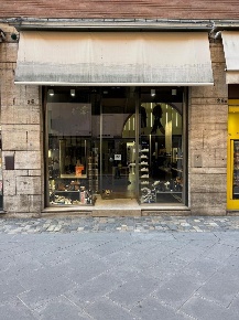 Foto Locale commerciale a Rimini Centro Storico di 55 m² con 2 locali