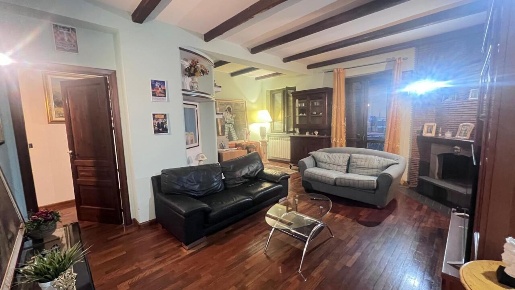 Foto Appartamento a Tremestieri Etneo Centro di 100 m² con 4 locali