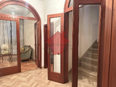 Foto Villa unifamiliare a Empoli Ponzano di 232 m² con 8 locali in vendita