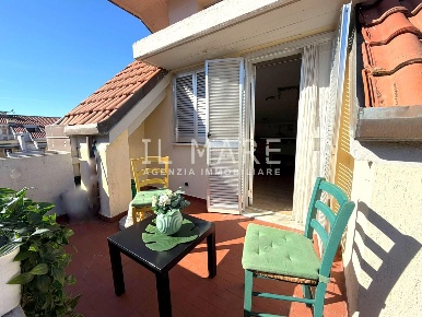 Foto Attico a Massa Marina di Massa Centro di 80 m² con 3 locali in vendita