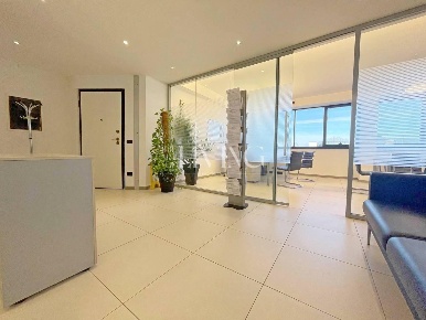 Foto Ufficio a Lucca San Concordio di 87 m² con 3 locali in affitto