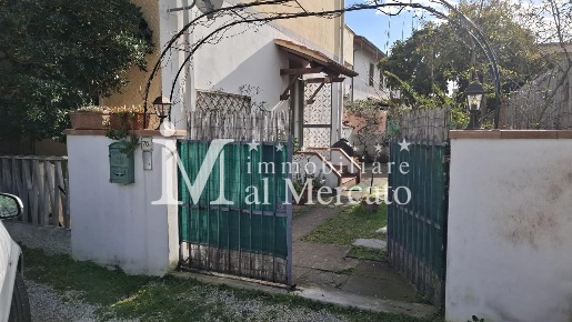 Foto Appartamento a Viareggio Torre del Lago di 86 m² con 5 locali