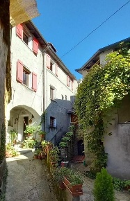 Foto Appartamento a Stazzema Levigliani di 191 m² con 4 locali in vendita