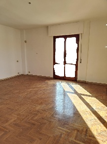Foto Appartamento a Pisa San Francesco di 190 m² con 6 locali in affitto