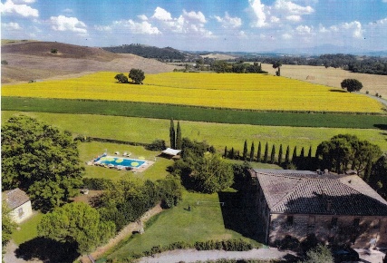 Foto Casale a Monteroni d'Arbia Centro di 805 m² con 17 locali in vendita