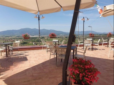Foto Ristorante in Via Roma, Montecarlo Centro di 200 m² con 4 locali