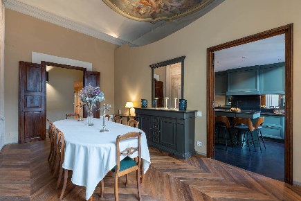 Foto Appartamento a Firenze Santa Croce di 300 m² con 12 locali in affitto