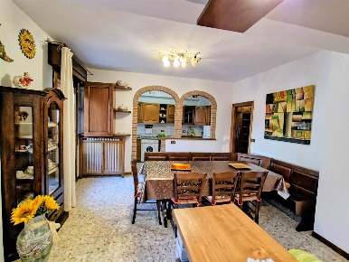 Foto Appartamento a Pievepelago Centro di 100 m² con 5 locali in vendita