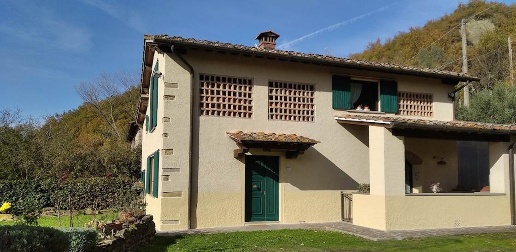 Foto Rustico a Vicchio Centro di 135 m² con 8 locali in vendita