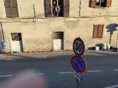Foto Magazzino in Via Papa Urbano III, Inverigo Centro di 90 m² in affitto