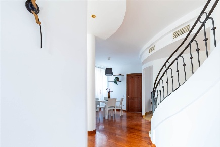 Foto Appartamento in Via Roma  141, Legnano San Martino di 208 m²