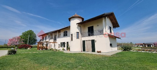Foto Casa indipendente in Via Gerbidi 52, Cavour di 180 m² con 6 locali