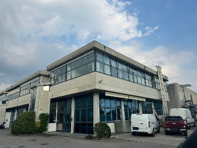 Foto Ufficio in Via del Commercio 6, Romano d'Ezzelino Centro di 500 m²