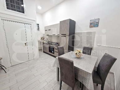 Foto Appartamento in federico delpino, Napoli San Carlo All'Arena di 65 m²